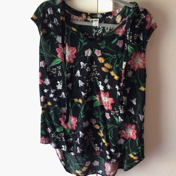 Black Floral top - Picture 2 of 3